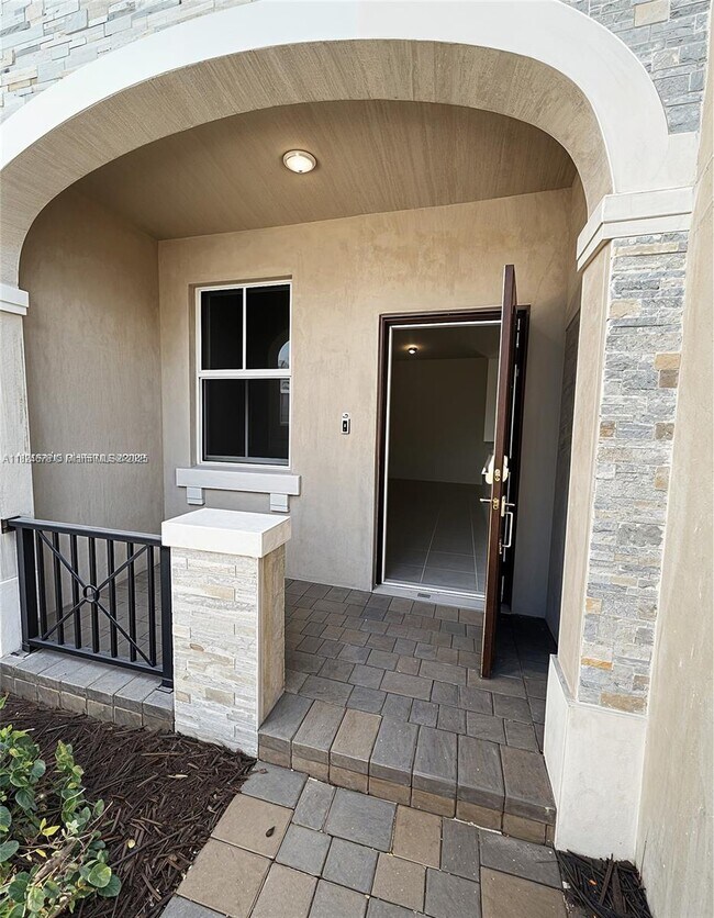 Foto del edificio - 12851 NW 23rd Pl