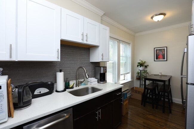 Foto del edificio - 3817 N Greenview