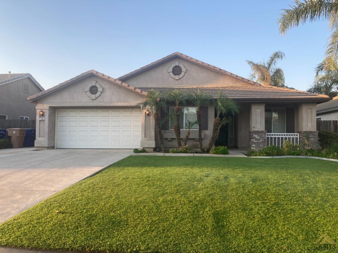 11801 Stratosphere Ave, Bakersfield, CA 93312 House Rental in