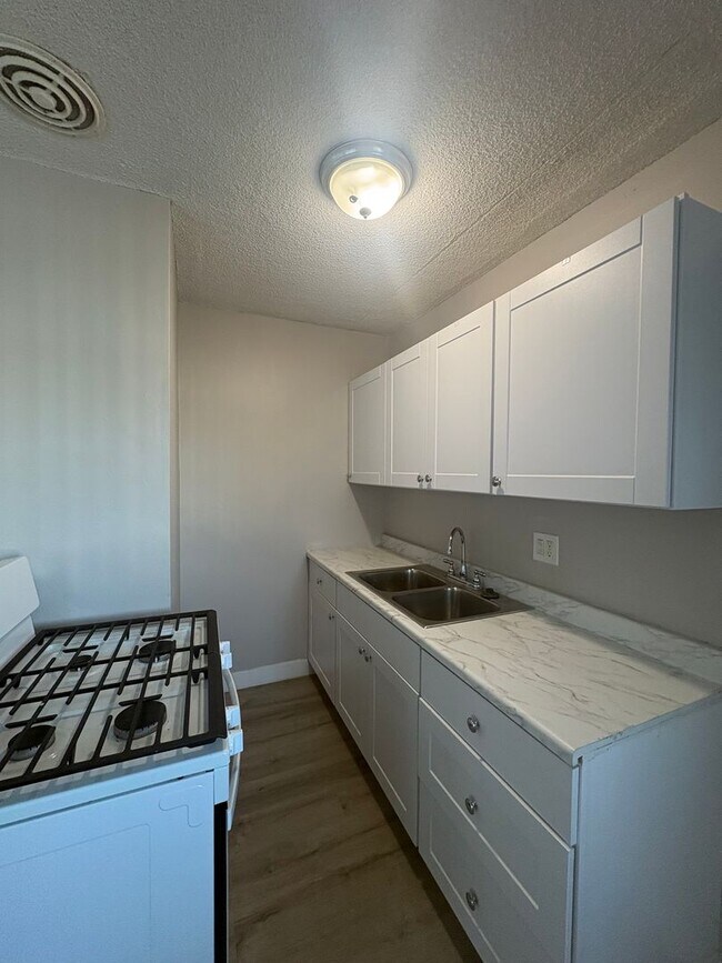 Interior Photo - Marine Bay Apartments