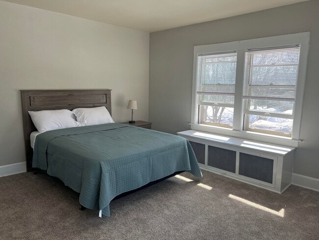 Building Photo - All Utilites and Fully Furnished 2 Bedroom!