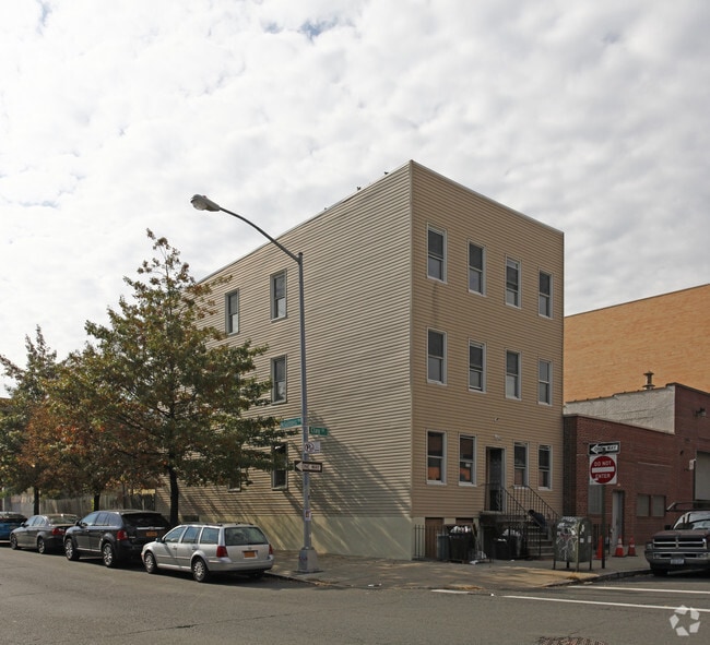 122 Clay St Brooklyn, NY 11222 Rentals Brooklyn, NY