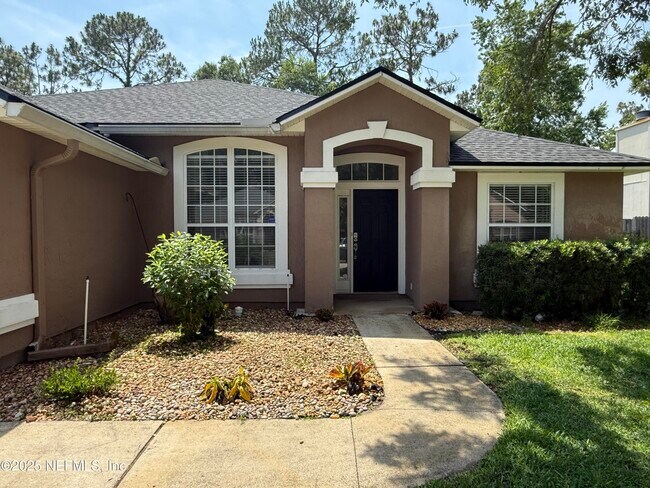 Building Photo - 12244 Lake Fern Dr