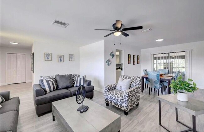 Foto del edificio - 543 SE Greenway Terrace