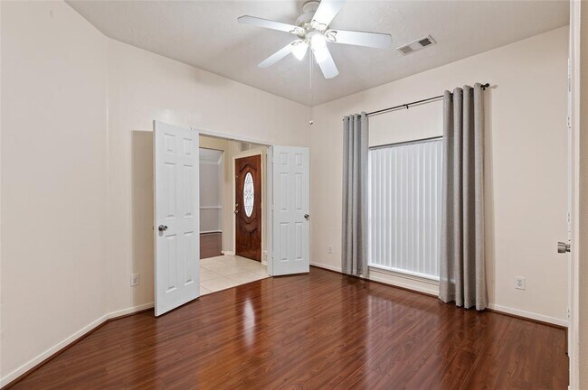 Foto del edificio - 10326 N Laurel Branch Dr
