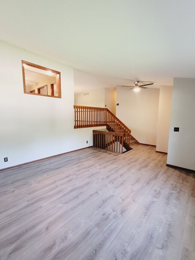 Foto del edificio - 3 bed, 3 bath home off Chapel Hill Road