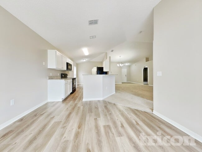 Foto del edificio - 4468 Woodley Creek Rd