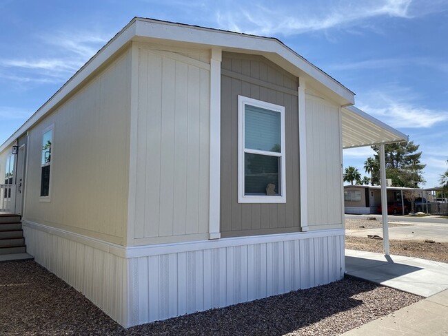 Building Photo - 2060 N Center St