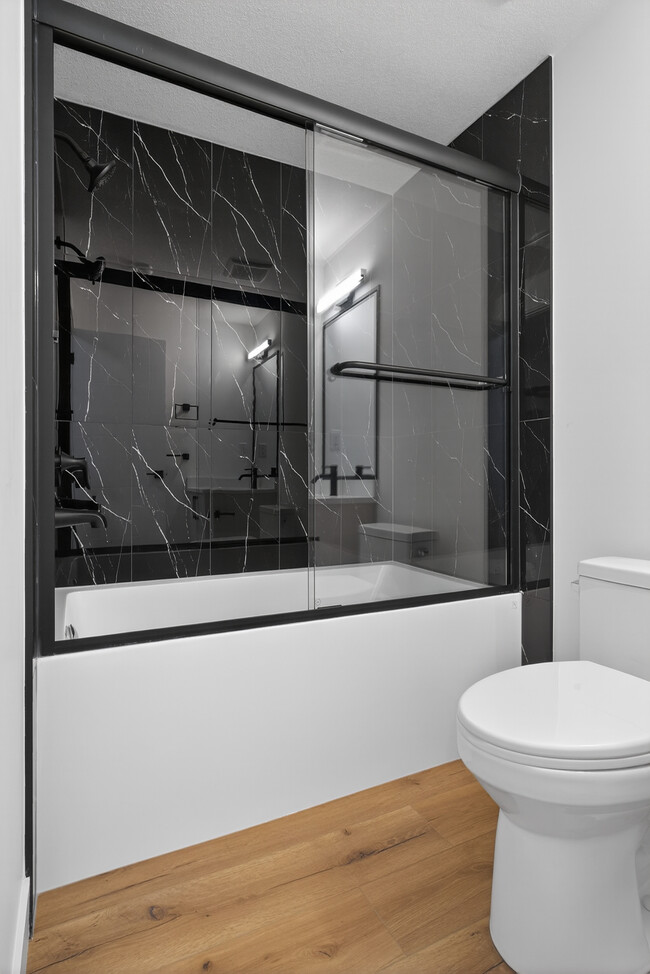 Building Photo - 9232 85 St NW