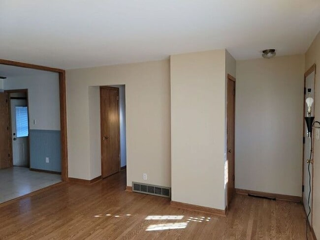 Building Photo - Single Family Home