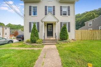 Building Photo - 661 Downingtown Pike