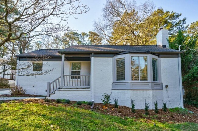 Building Photo - 995 Lindbergh Dr NE