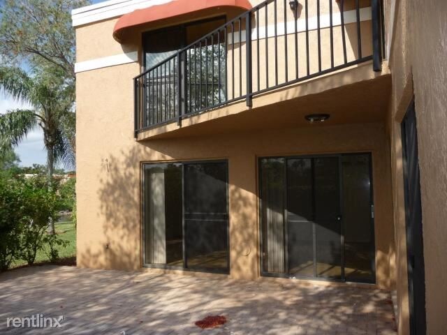 Building Photo - 3 br, 3 bath Townhome - 8230 Severn Dr Apt C