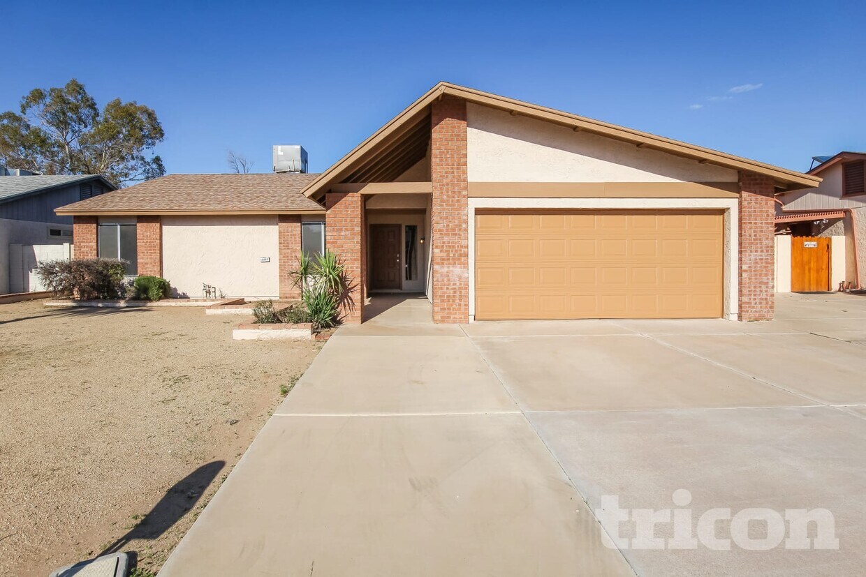 Foto principal - 10044 W Highland Ave