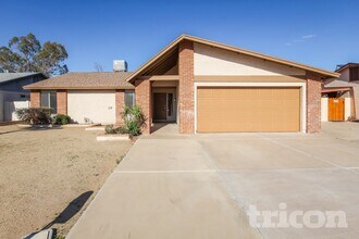 Building Photo - 10044 W Highland Ave