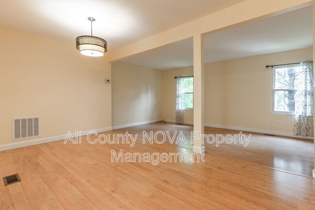 Building Photo - 7612 Indian Hills Dr