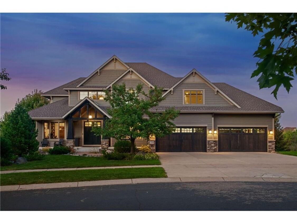 Primary Photo - Gorgeous 5 Bedroom Home for Rent