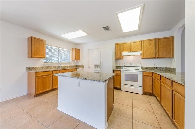 Building Photo - 2605 Andres Way
