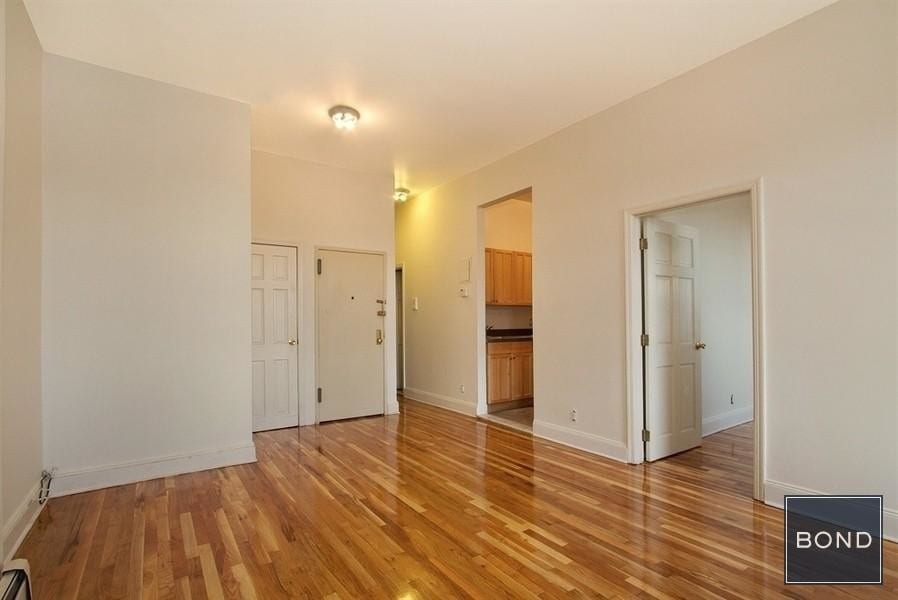 Primary Photo - 31-48 Steinway St