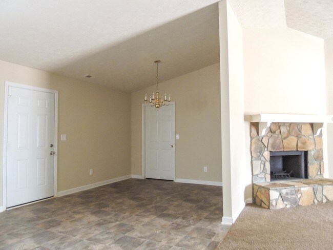 Building Photo - 4702 Bullock Ln