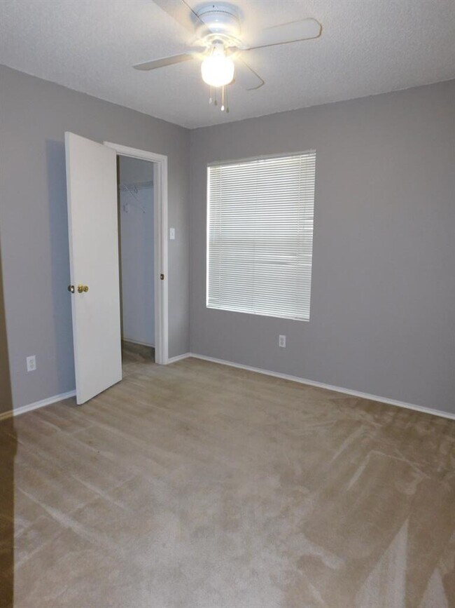 Foto del edificio - 1509 Black Locust Drive West