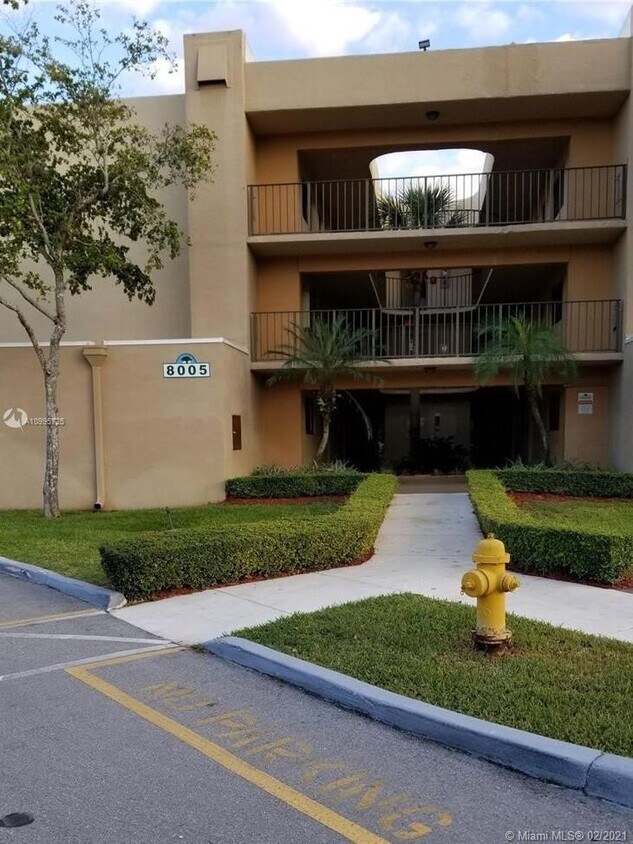 Primary Photo - 8005 SW 107th Ave