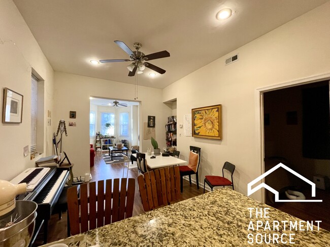 Building Photo - 1921 N Francisco Ave