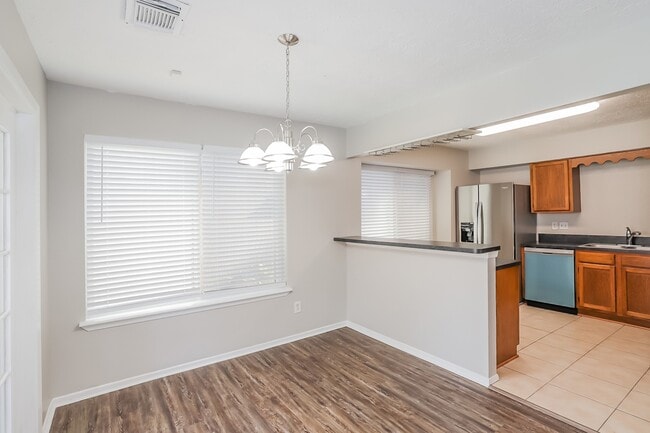 Building Photo - 3007 Becket St