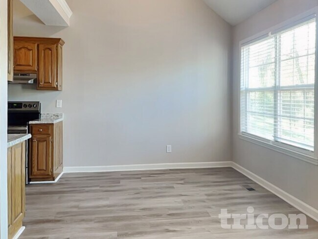Building Photo - 1800 University Dr