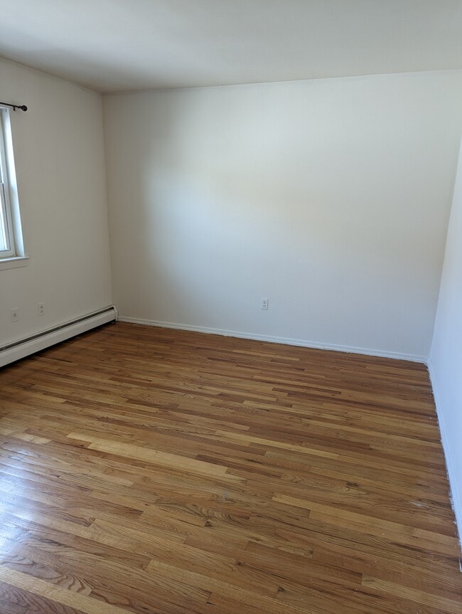 Bedroom - 1775/mo. - 3rd Flr. - Rosewood Gardens