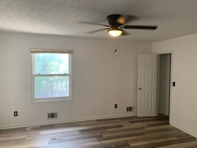 Building Photo - 415 Patrick Henry Ct