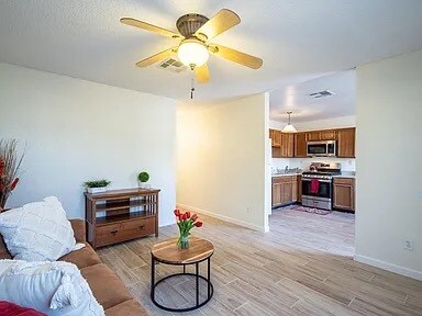 Foto del edificio - 11760 Charter Park Ave