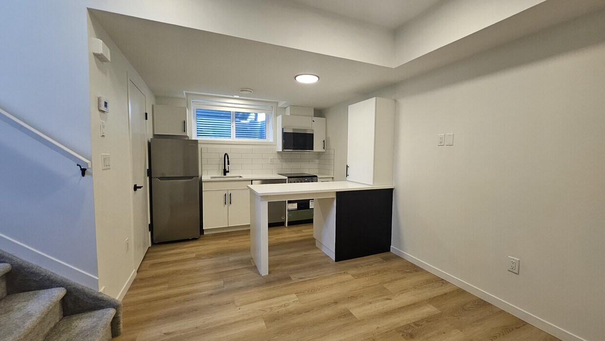 Photo principale - 11523-11129 129 Ave NW
