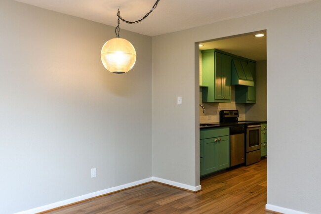 Foto del edificio - 4406-4410 Granbury TriPlex