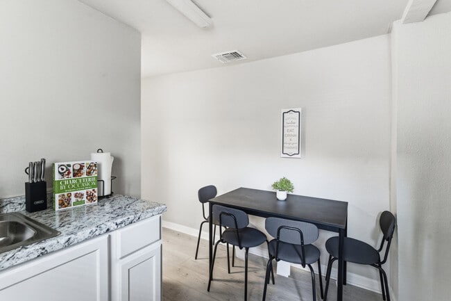 Foto del edificio - 314 W Cevallos