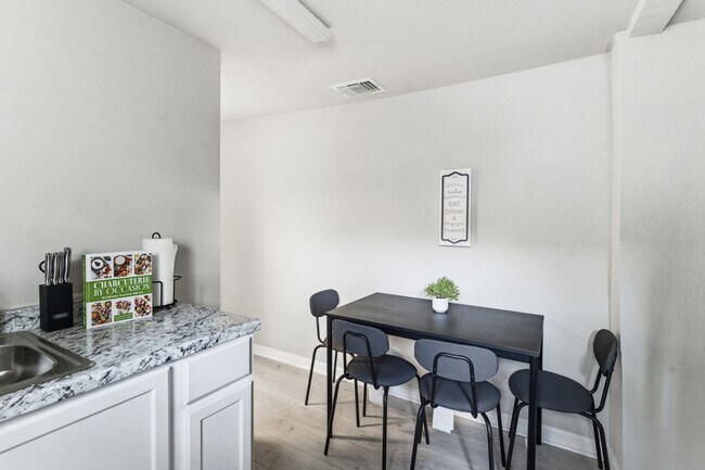 Foto del edificio - 314 West Cevallos-SI ID1363388P