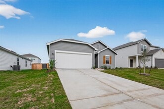 Building Photo - 31334 Gayle Prairie Oaks St