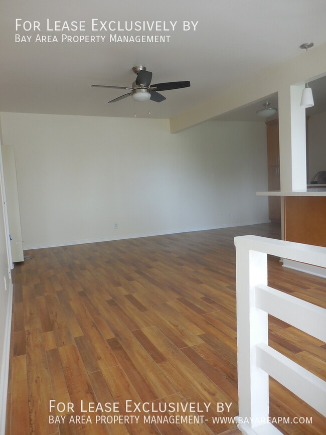 Building Photo - 286 Elm St