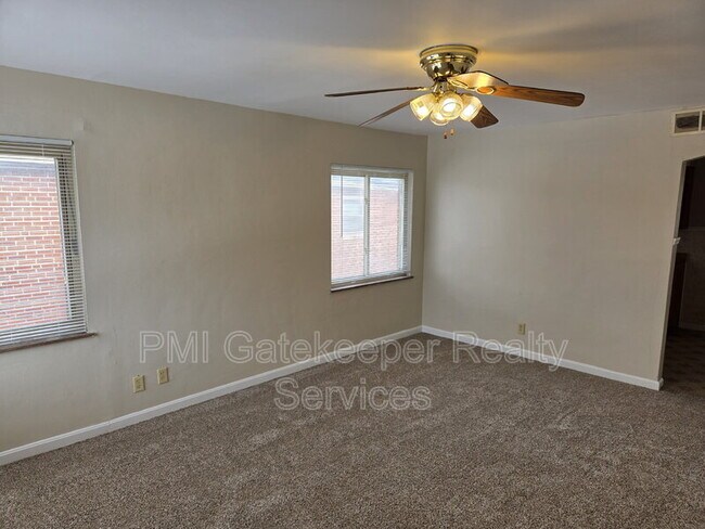 Foto del edificio - 7772 Stillwell Rd