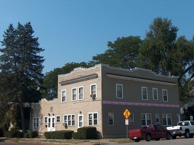 Primary Photo - 330 Oak St