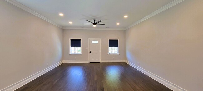 Building Photo - Beautiful 2 story home in heart of Church ...