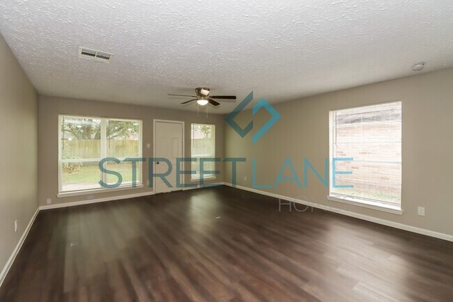 Building Photo - REDUCED!