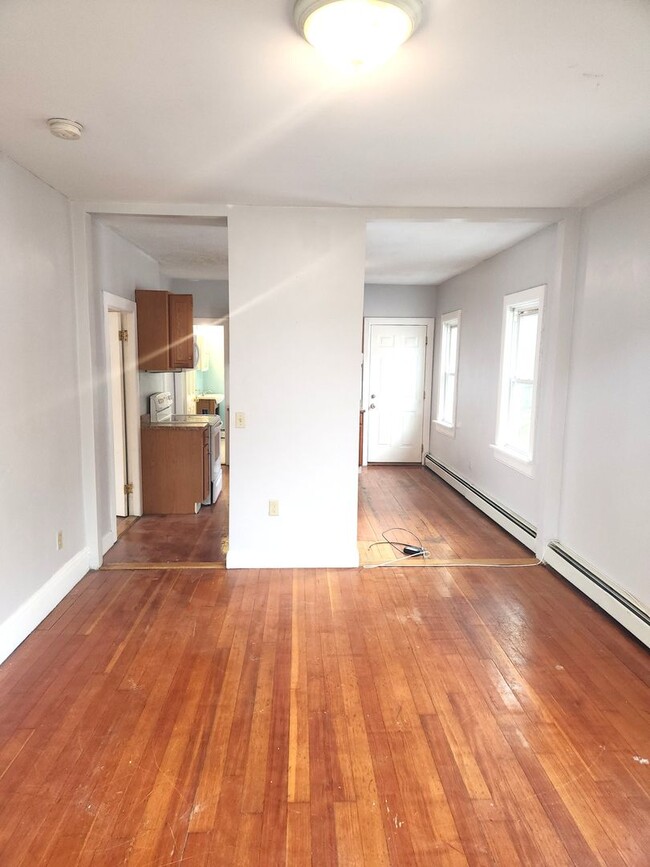 Building Photo - 90 Penn St