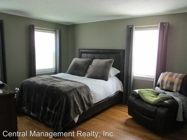Building Photo - 3 br, 2 bath House - 1213 Leeper Ave.