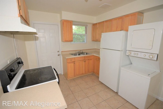 Foto del edificio - 2 br, 1 bath House - 1173 A GUNN HALL