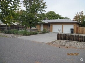 Building Photo - 5007 W Irving St