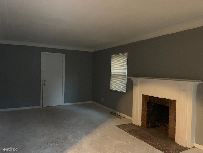 Building Photo - 3 br, 1 bath House - 10400 Roxbury St