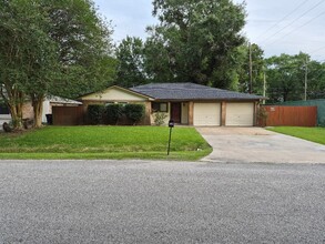 Building Photo - 638 Cherry Valley Dr