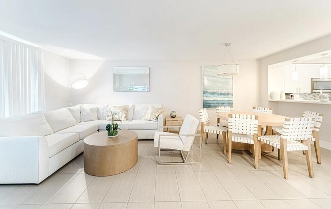 Building Photo - 601 N Ocean Blvd