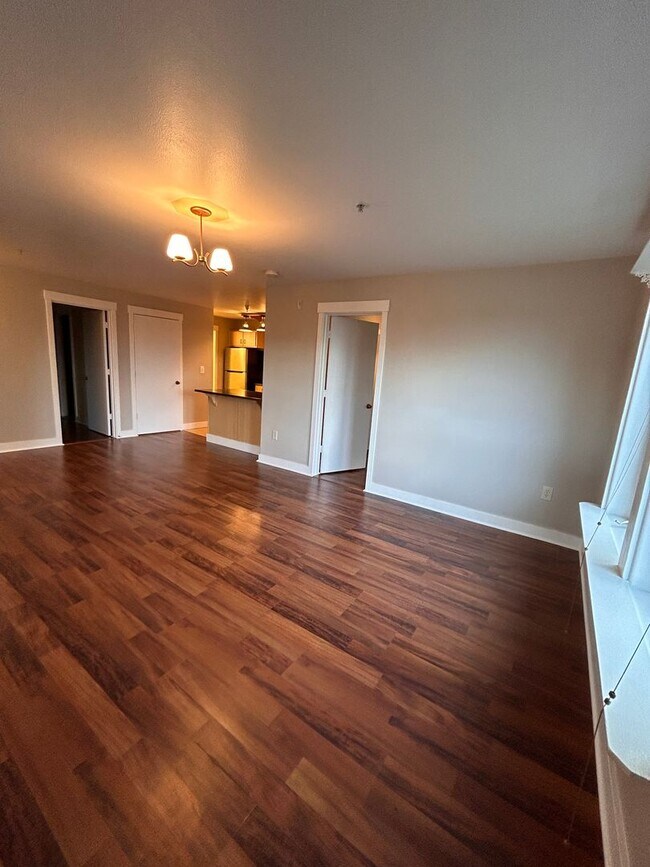 Foto del edificio - Freshly Updated 2-Bedroom Condo in the Hea...